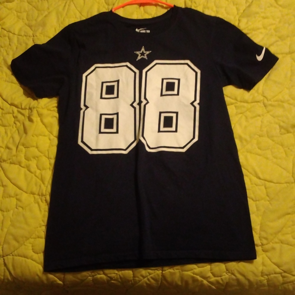 Dallas cowboys Bryant number 88 size s t-shirt